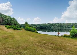Chalet by the Water in Leukermeer