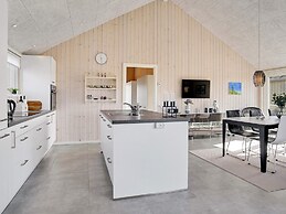 5 Star Holiday Home in Lokken