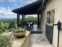 Beautifully Renovated House With Private Pool