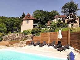 Beautifully Renovated House With Private Pool