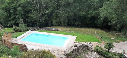 Beautifully Renovated House With Private Pool