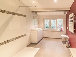 Magnificent Holiday Home With hot Tubs