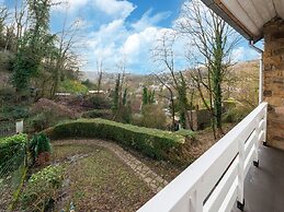 Magnificent Holiday Home With hot Tubs