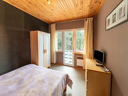 Magnificent Holiday Home With hot Tubs