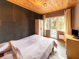 Magnificent Holiday Home With hot Tubs