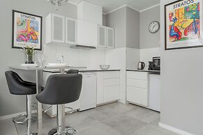 Luxury Apartment by Renters Prestige