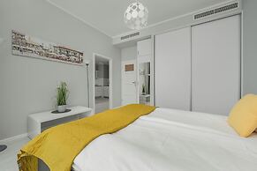 Luxury Apartment by Renters Prestige