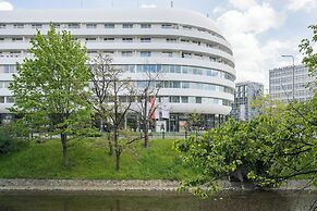 Luxury Apartment by Renters Prestige