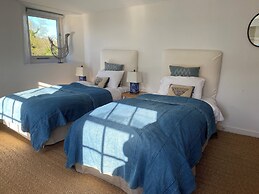 Award Winning 6-bed hot tub House in Batheaston