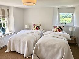 Award Winning 6-bed hot tub House in Batheaston