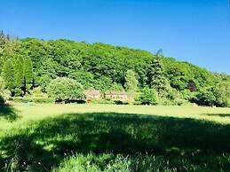 Charming Holiday Cottage in Devon - Country Views