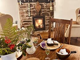 Charming Holiday Cottage in Devon - Country Views