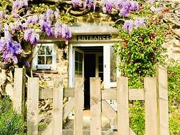 Charming Holiday Cottage in Devon - Country Views