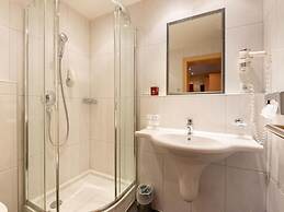 Nice Apartment in Langenfeld With Garden