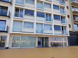 Apartment in Nieuwpoort With sea View