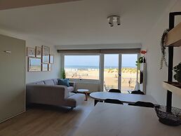 Apartment in Nieuwpoort With sea View