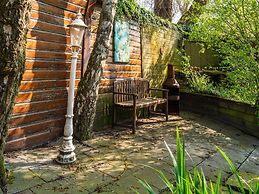 Amazing Holiday Home With Spacious Garden