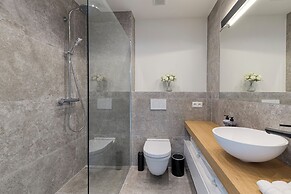 Designer Apartment Hyper Central