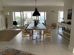 Sunshine Modern Retreat