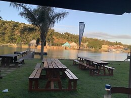 Sunshine Modern Retreat