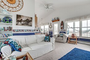 Algoma Vacation Rental w/ Fire Pit + Lake Views!