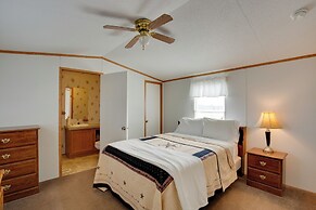 Sprawling Kaufman Home w/ On-site Lake & Fire Pit