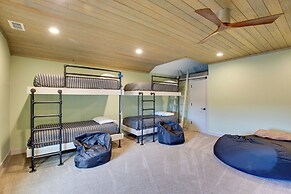 Sprawling Kaufman Home w/ On-site Lake & Fire Pit