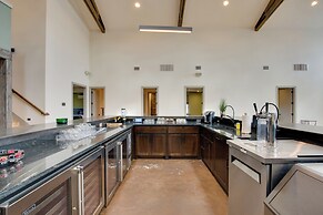 Sprawling Kaufman Home w/ On-site Lake & Fire Pit