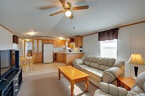 Sprawling Kaufman Home w/ On-site Lake & Fire Pit