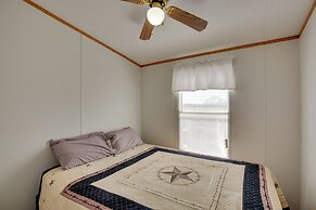 Sprawling Kaufman Home w/ On-site Lake & Fire Pit