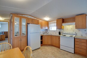 Sprawling Kaufman Home w/ On-site Lake & Fire Pit