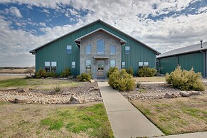 Sprawling Kaufman Home w/ On-site Lake & Fire Pit