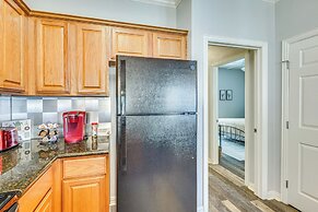 Central College Station Townhome w/ Community Pool