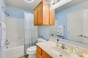 Central College Station Townhome w/ Community Pool