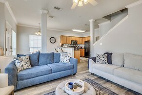 Central College Station Townhome w/ Community Pool