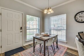 Central College Station Townhome w/ Community Pool