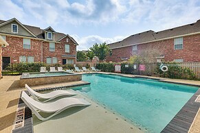 Central College Station Townhome w/ Community Pool