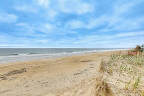 Beachfront Salisbury Retreat w/ Fire Pit & Grill