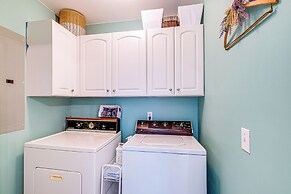 Roanoke Mountain Home: 4 Mi to Blue Ridge Parkway!