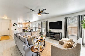 Modern Gilbert Getaway w/ Yard ~ 5 Mi to Downtown!
