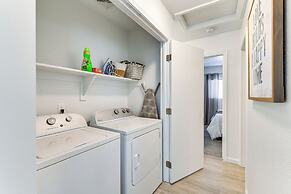 Modern Gilbert Getaway w/ Yard ~ 5 Mi to Downtown!