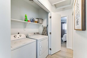 Modern Gilbert Getaway w/ Yard ~ 5 Mi to Downtown!