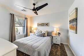 Modern Gilbert Getaway w/ Yard ~ 5 Mi to Downtown!