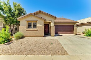 Modern Gilbert Getaway w/ Yard ~ 5 Mi to Downtown!