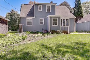 Charming Appleton Getaway ~ 3 Mi to Downtown!