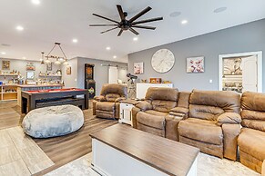Florissant Home w/ Hot Tub, Putting Green & Views!