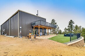 Florissant Home w/ Hot Tub, Putting Green & Views!