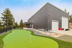 Florissant Home w/ Hot Tub, Putting Green & Views!