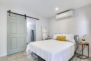 3 Mi to Coachella: Quaint Studio w/ Shared Yard!
