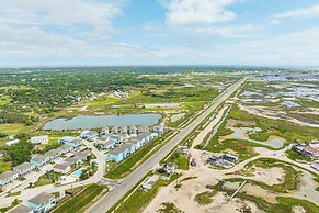 1 Mi to Marina: Rockport Vacation Rental